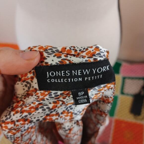 Jones New York Collection Peitite Size 8P Geometric Print Long Sleeve Blouse - Picture 9 of 10